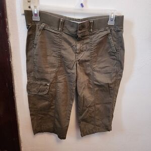 Casual Olive Cargo Capri Shorts